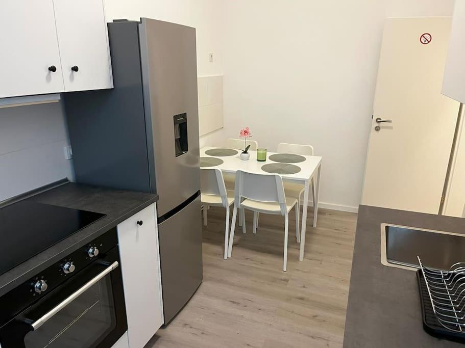 City Apartment On The Rhine, Кёльн Экстерьер фото